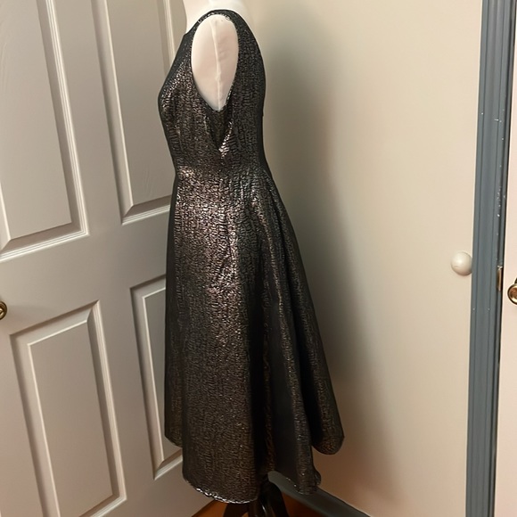 Dress - Picture 2 of 8